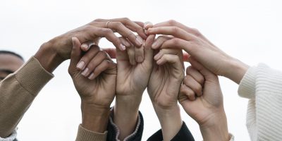 close-up-people-holding-hands