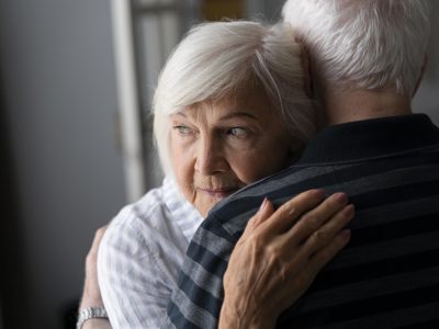 senior-people-confronting-alzheimer-disease-together